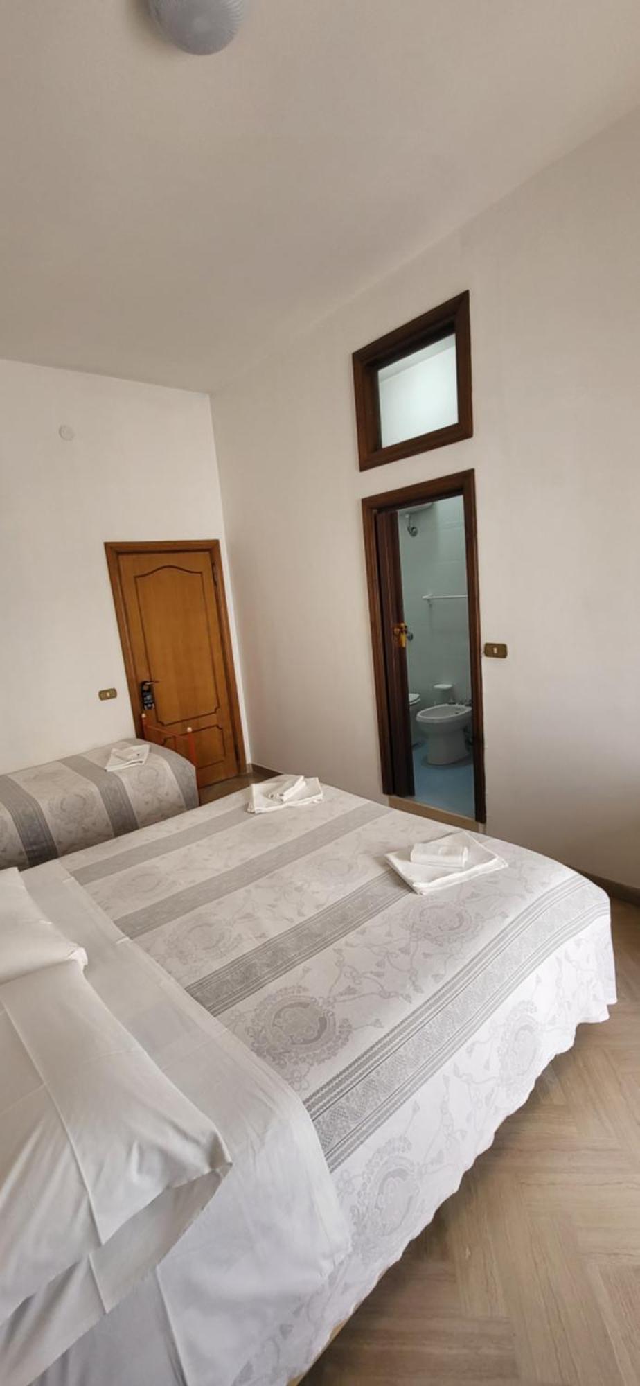 Da Carlino Hotell Peschici Exteriör bild